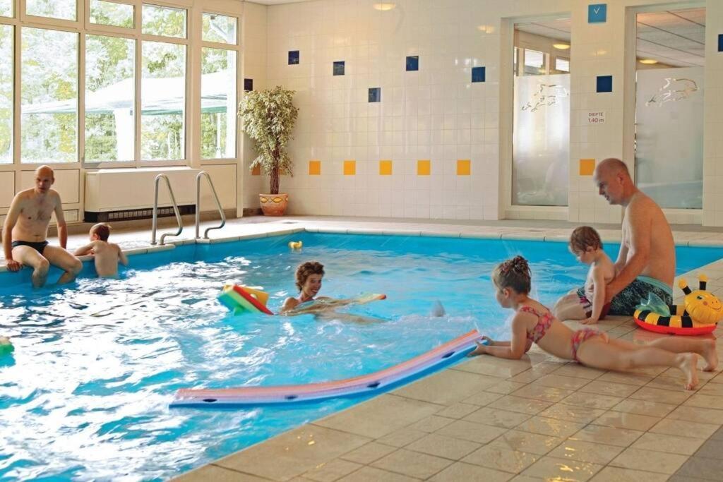 Vrijstaande Recreatiebungalow Met Slaapvide Posterholt エクステリア 写真