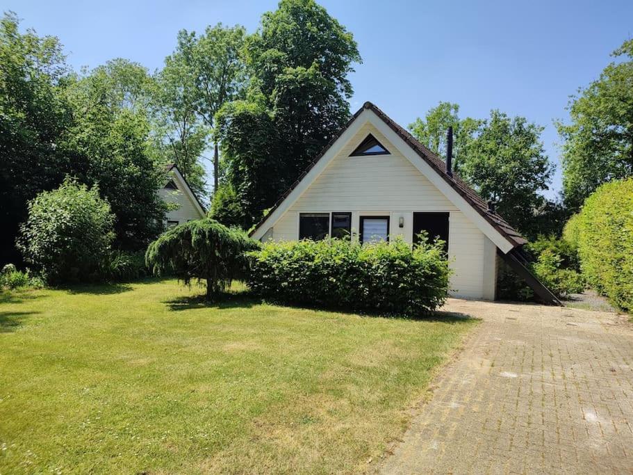 Vrijstaande Recreatiebungalow Met Slaapvide Posterholt エクステリア 写真
